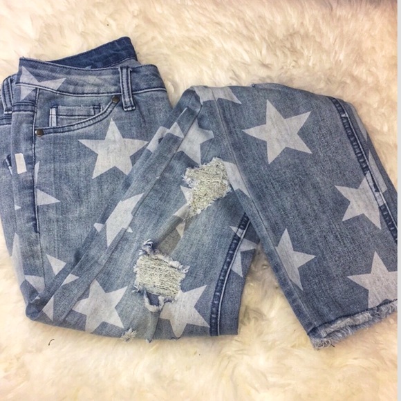 Light Denim Distressed Star Printed Jeans - Picture 2 of 8